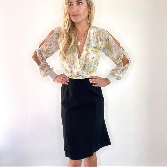 Armani Collezioni Black A Line Skirt With Pleats in the back - Picture 8 of 9